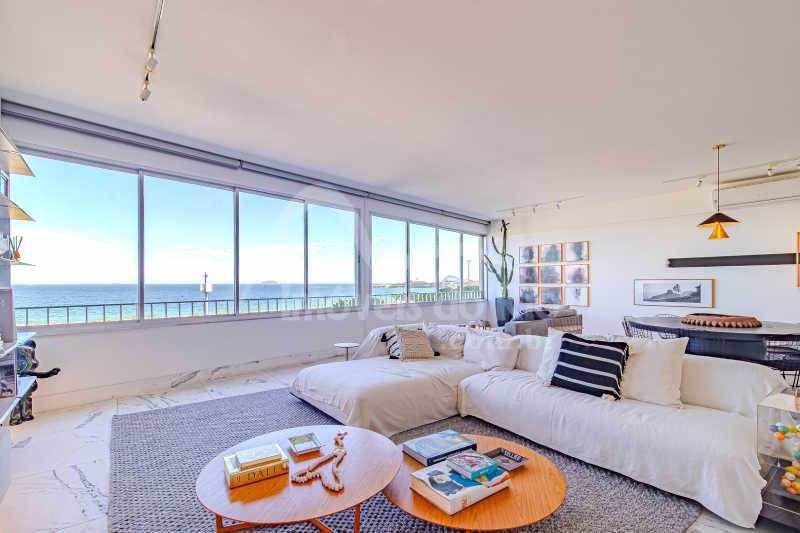 Apartamento com 209m, 3 quartos e vaga, a venda na Av Atlântica. - APCO1546p