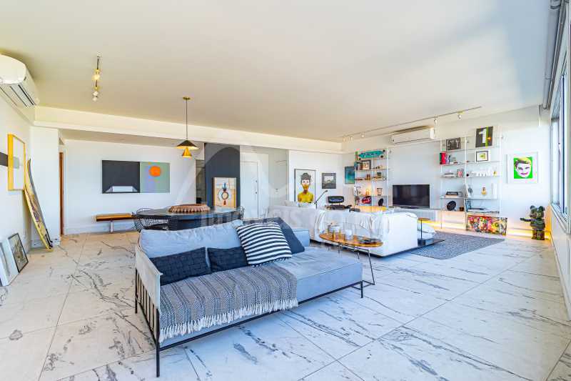 Apartamento com 209m, 3 quartos e vaga, a venda na Av Atlântica. - APCO1546p