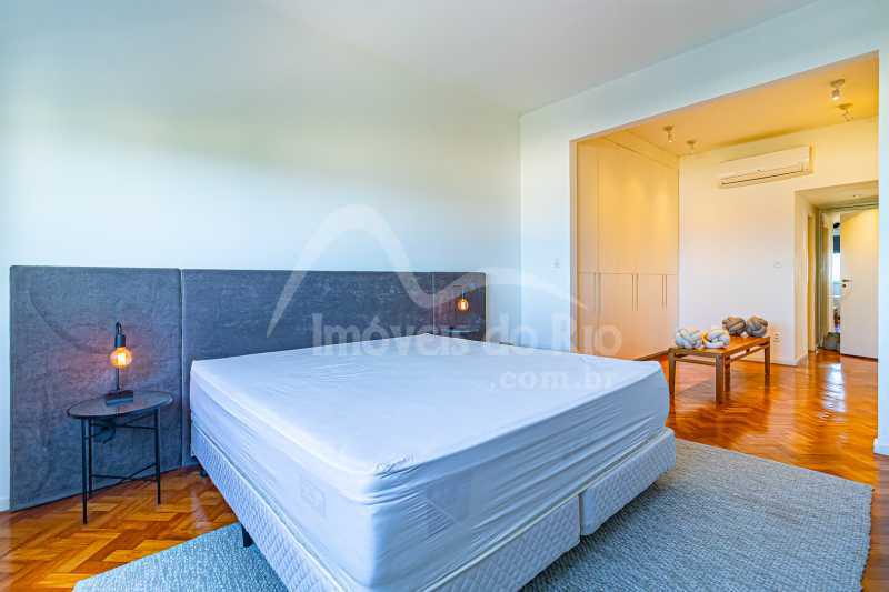 Apartamento com 209m, 3 quartos e vaga, a venda na Av Atlântica. - APCO1546p