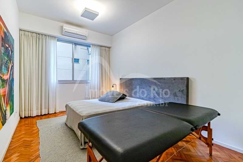 Apartamento com 209m, 3 quartos e vaga, a venda na Av Atlântica. - APCO1546p