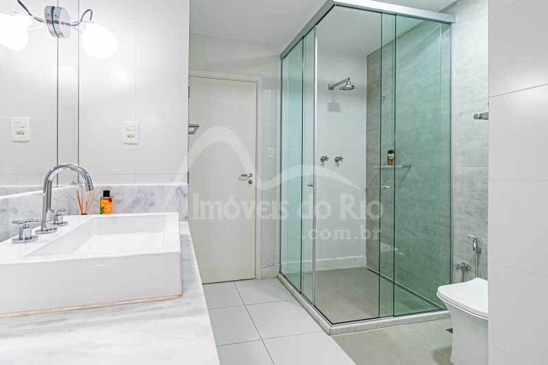 Apartamento com 209m, 3 quartos e vaga, a venda na Av Atlântica. - APCO1546p