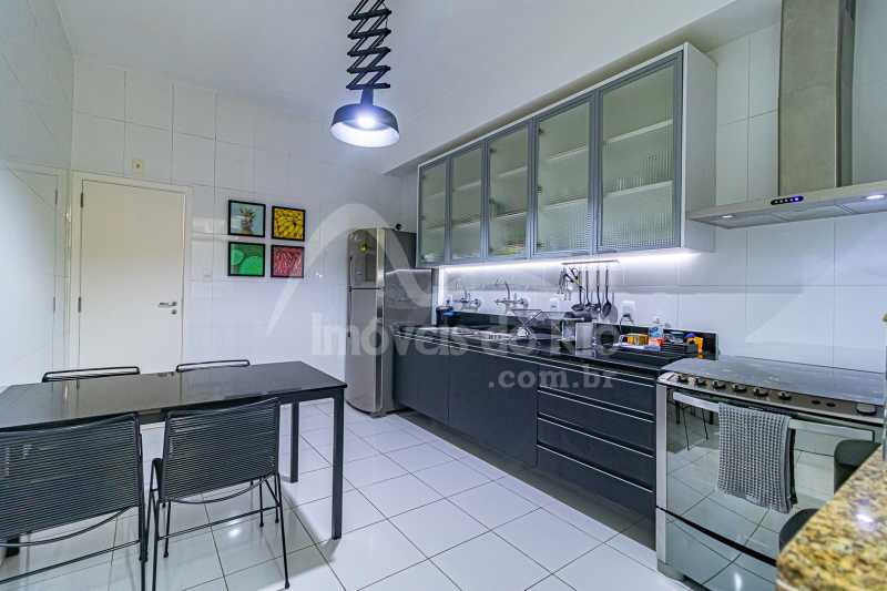 Apartamento com 209m, 3 quartos e vaga, a venda na Av Atlântica. - APCO1546p