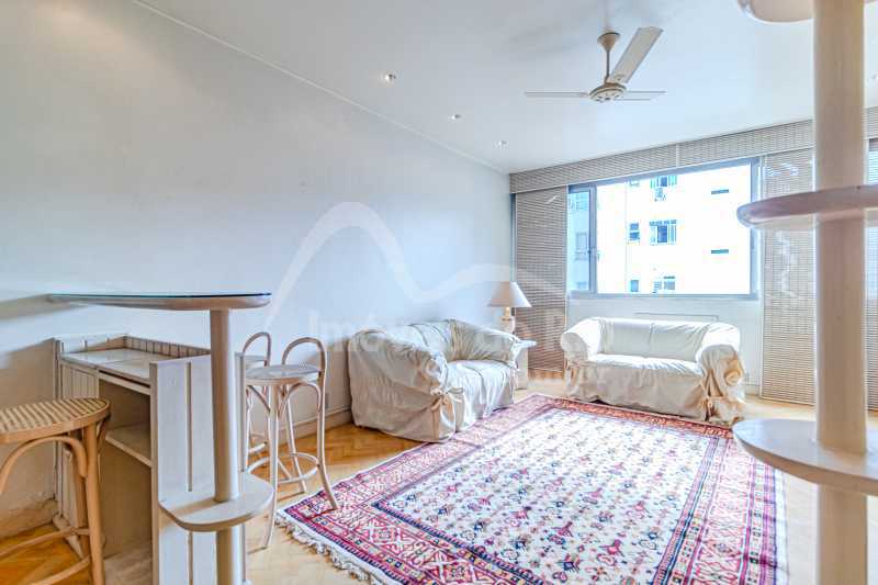 Apartamento com 123m, 3 quartos e vaga, a venda no Leblon. - APLE0962P