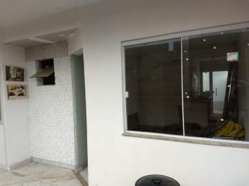 Oportunidade - Terreno com 450m², com 4 quitinetes prontas e alugadas a 900 reais cada em Maricá - CECA00093