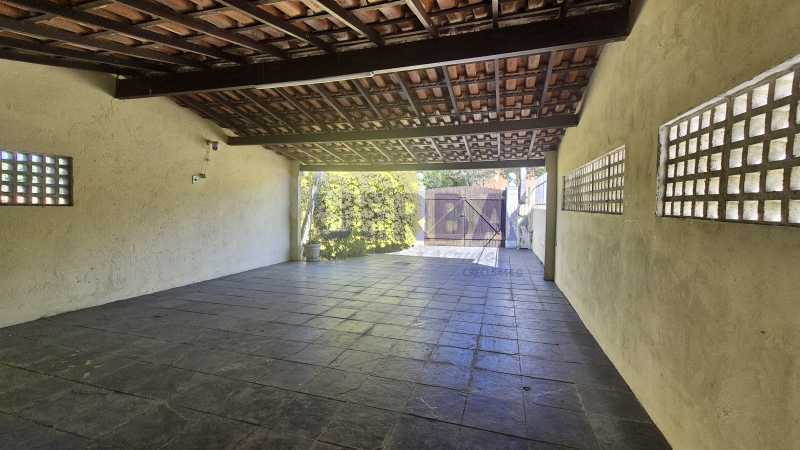 garagem coberta 1 - 23