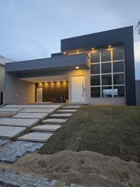 Condomínio Condomínio Terras Alphaville 1  - Oportunidade - Casa Linear de Alto Padrão no Condomínio Alphaville 1 em Maricá - CECN30133