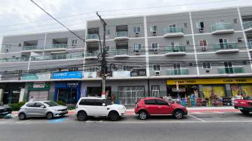 Ótima localização - Viva no centro de Maricá! Apartamento com 3 quartos (1 suíte), sacada ampla e vaga de garagem. A passos de tudo. Agende sua visita hoje! - CEAP30017