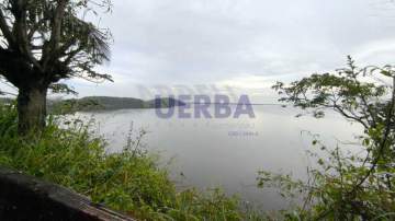 Ótima localização - CASA COMERCIAL Á VENDA EM MARICÁ - PRÓXIMA A PRAIA E CENTRO DA CIDADE - CECC30001