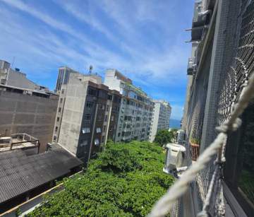 8c30369c-36b3-47a6-8e3f-31a4aa - 1