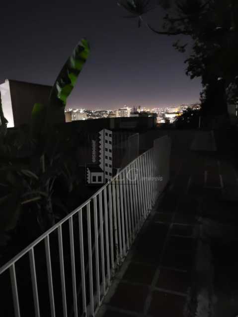 Conheça Vista da varanda. do imóvel - Casa de Vila à venda Rua Penedo, Olaria, Rio de Janeiro - R$ 750.000 - LGCV50001 - 20 Vista da varanda. - 20