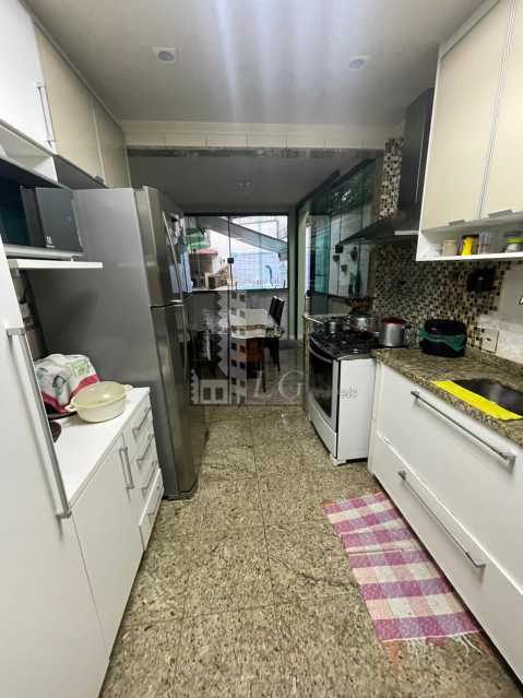 Conheça WhatsApp Image 2024-07-10 at 1 do imóvel - Casa 4 quartos à venda Vila Kosmos, Rio de Janeiro - R$ 850.000 - LGCA40013 - 17 WhatsApp Image 2024-07-10 at 1 - 17