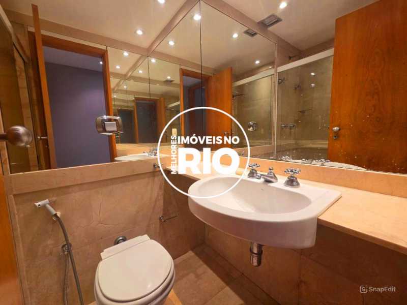 Apartamento Duplex na Barra da - 20