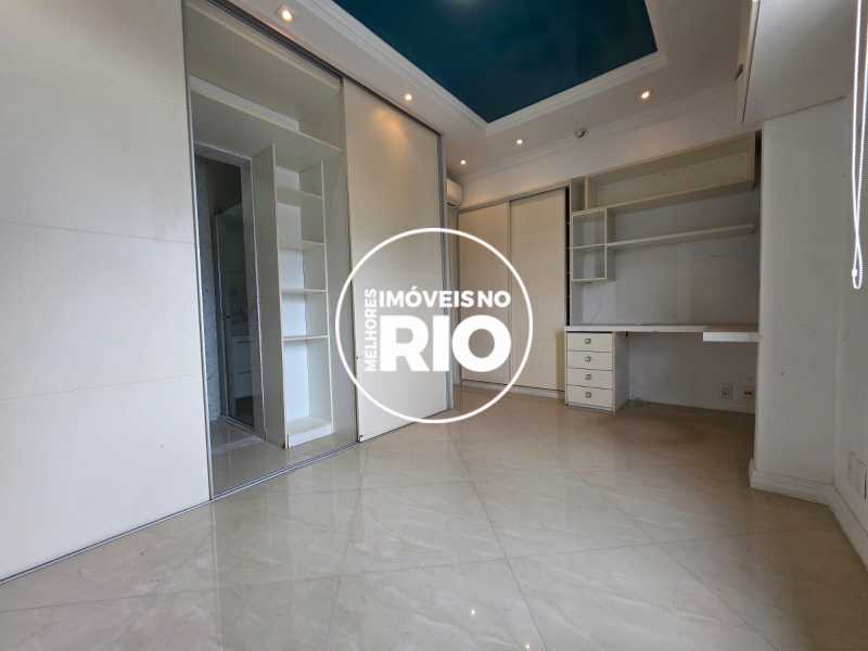 Apartamento Duplex na Barra  - 11