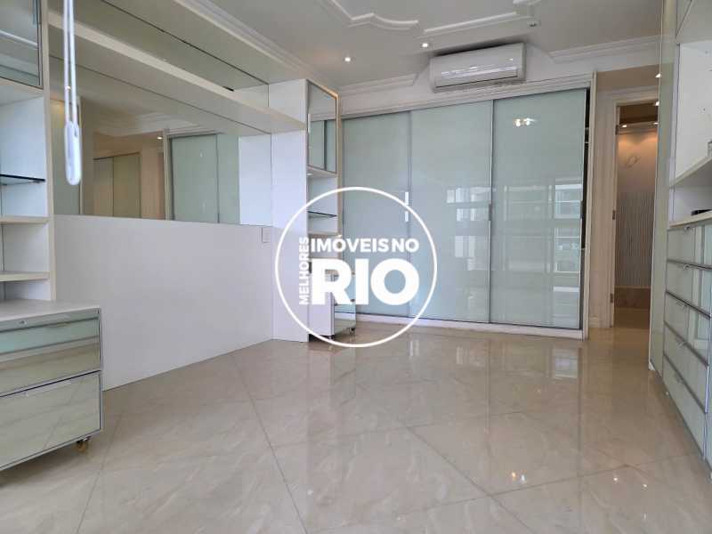 Apartamento Duplex na Barra  - 10