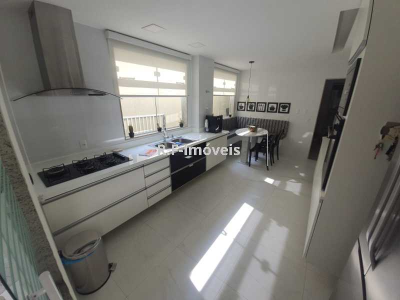 Conheça 20. do imóvel - Casa em Condomínio à venda Rua Ângelo Raimundo Barreiras, Vila Valqueire, Rio de Janeiro - R$ 1.300.000 - VECN30025 - 16 20. - 16