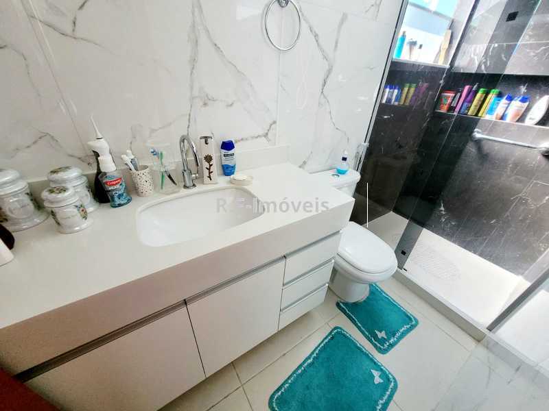 Conheça BANHEIRO SUITE 2 do imóvel - Casa à venda Rua das Verbenas, Vila Valqueire, Rio de Janeiro - R$ 1.100.000 - VECA40007 - 11 BANHEIRO SUITE 2 - 11