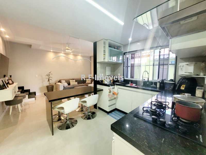 Conheça 4. do imóvel - Casa em Condomínio à venda Rua Professora Ubaldina Jacare, Bento Ribeiro, Rio de Janeiro - R$ 595.000 - VECN30061 - 8 4. - 8