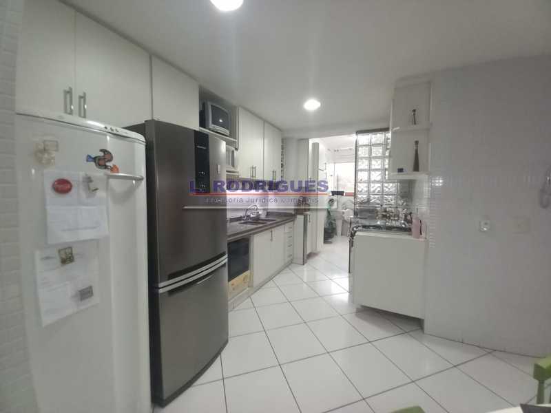 66f15565-eb48-4af2-9dee-ef81bd - 33