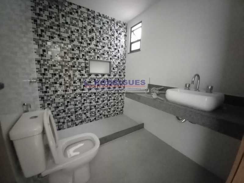 d4d8c064-d41b-4801-8735-00730b - 30