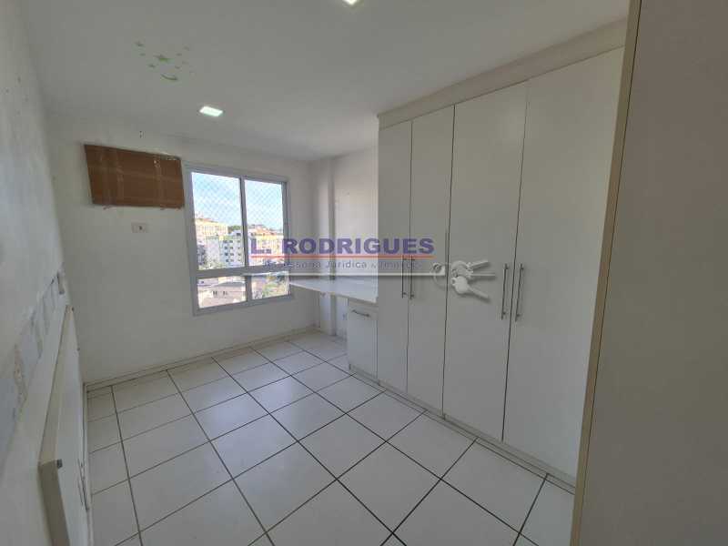 46e40898-8e1a-413e-bee7-b1abb0 - 18