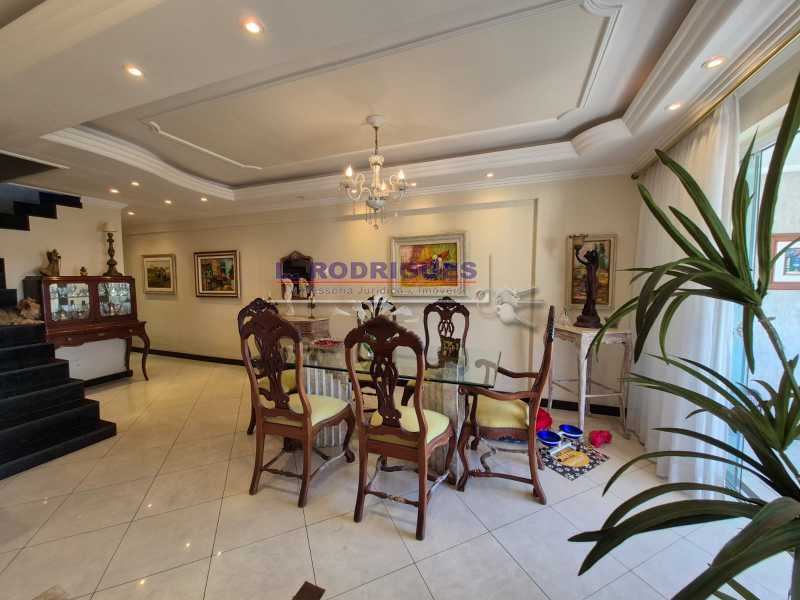 WhatsApp Image 2025-09-12 at 1 - 7