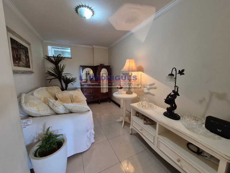 WhatsApp Image 2025-09-12 at 1 - 18