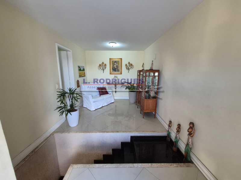 WhatsApp Image 2025-09-12 at 1 - 37