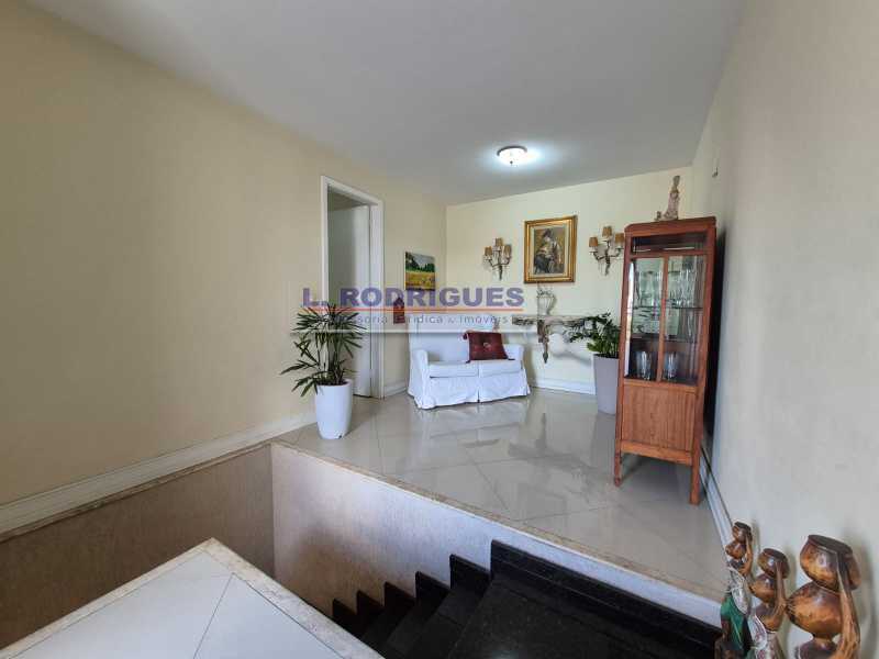 WhatsApp Image 2025-09-12 at 1 - 38