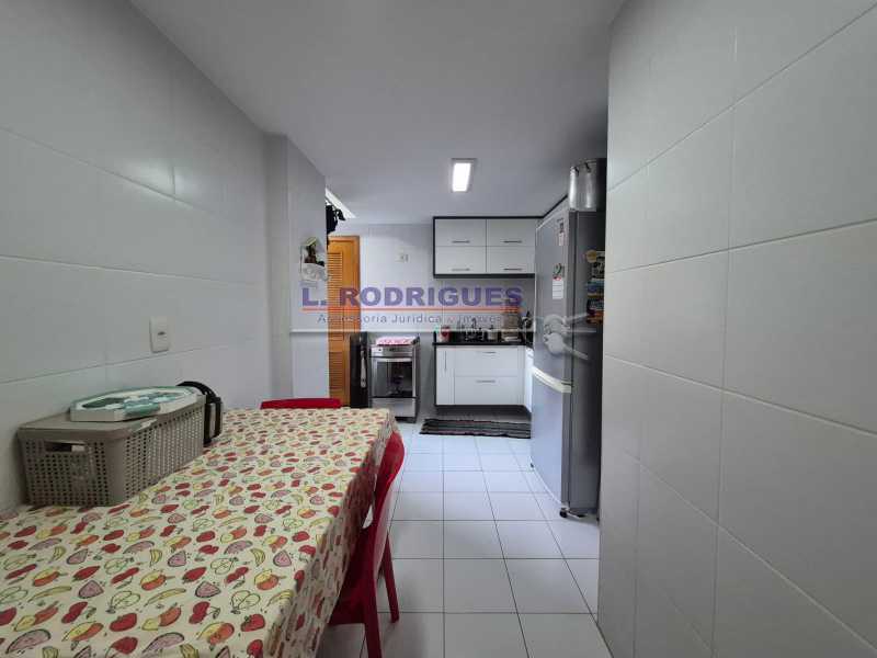 Conheça WhatsApp Image 2026-05-28 at 1 do imóvel - Apartamento com 4 quartos, sendo 1 suíte, 105m² e 2 vagas de garagem - FGAP40054 - 32 WhatsApp Image 2026-05-28 at 1 - 32
