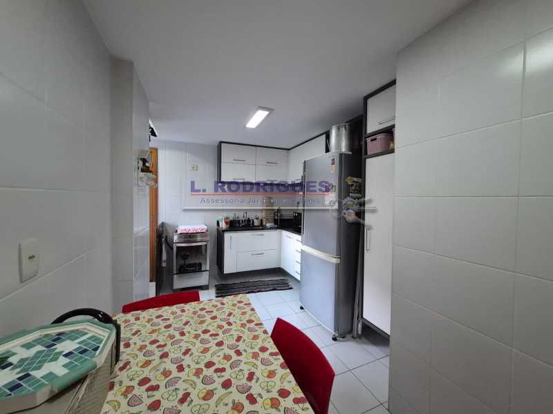 Conheça WhatsApp Image 2026-05-28 at 1 do imóvel - Apartamento com 4 quartos, sendo 1 suíte, 105m² e 2 vagas de garagem - FGAP40054 - 35 WhatsApp Image 2026-05-28 at 1 - 35