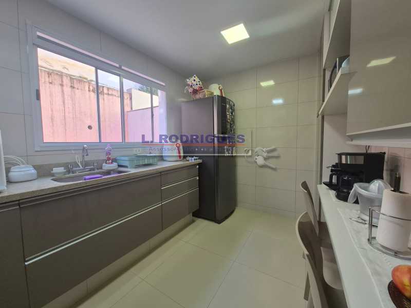 Conheça WhatsApp Image 2026-06-22 at 1 do imóvel - Casa com 4 Quartos, sendo 1 suíte, 116m², A Venda na Freguesia de Jacarepaguá - FGCN40064 - 13 WhatsApp Image 2026-06-22 at 1 - 13