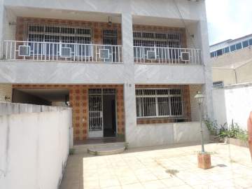 Ótima localização - Duas maravilhosas casas. - PDCA50007