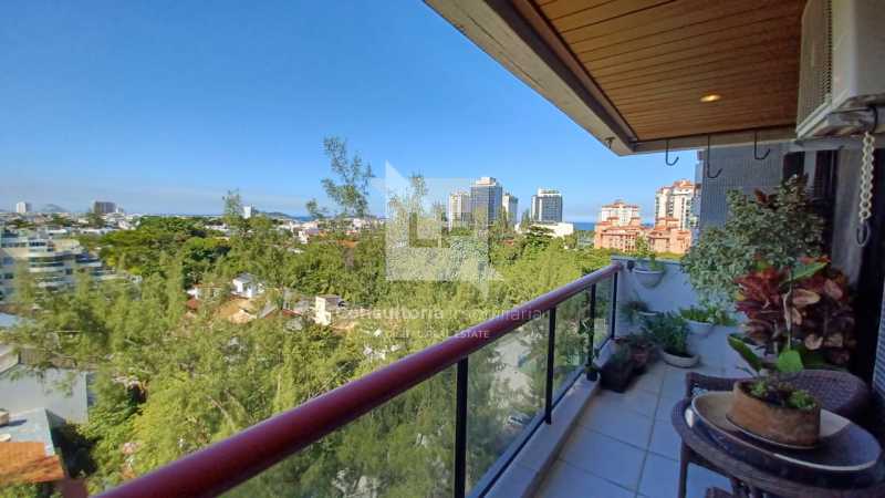 f4c19224-267e-4d0f-b8d1-4802a4 - 1