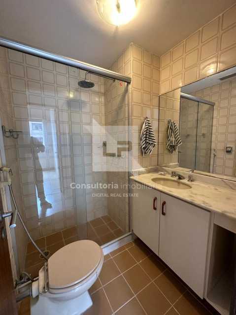 d7d320fd-a0b5-49b9-8ef9-586301 - 18