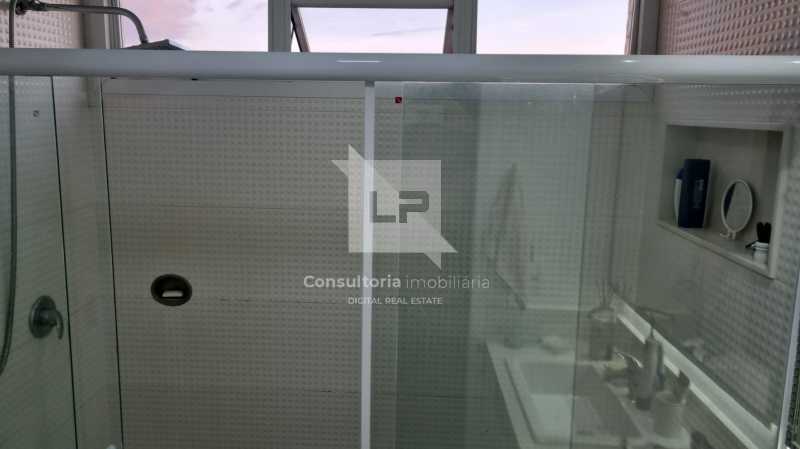 a8720274-490c-4b1c-82d3-ec500a - 24