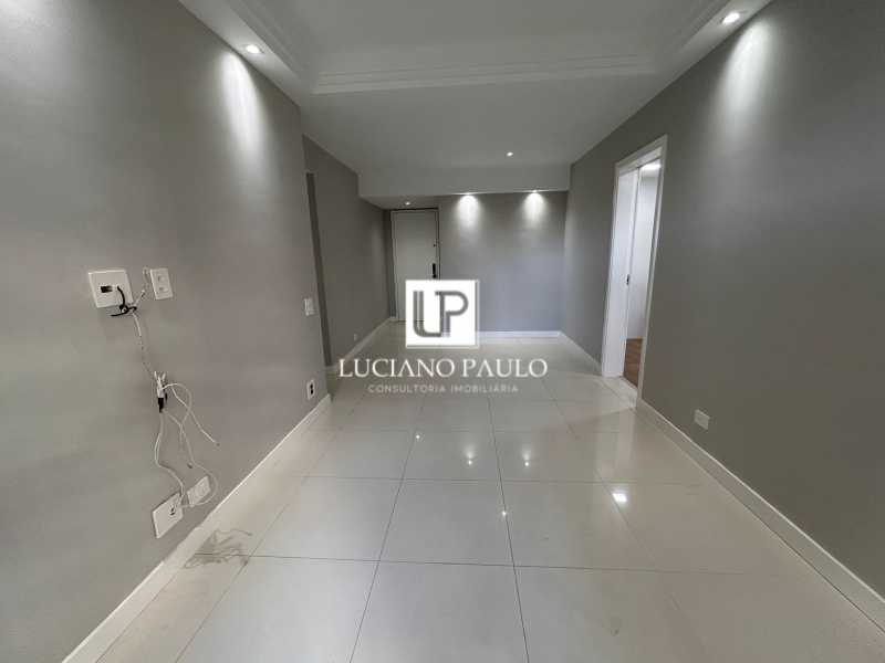 SALA 08 - 8