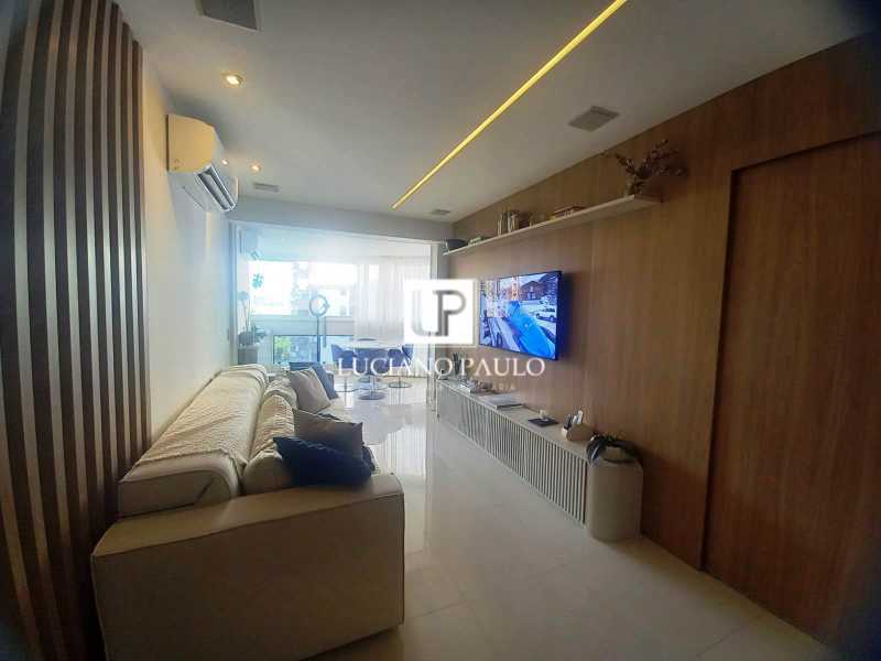 202ed0e6-90f1-4c82-b853-175073 - 12