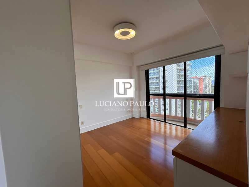 1aea6377-7281-4a93-910f-ccdc05 - 14