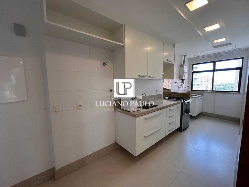 d7f23f9a-29c2-4d8a-b460-7f99dd - 27