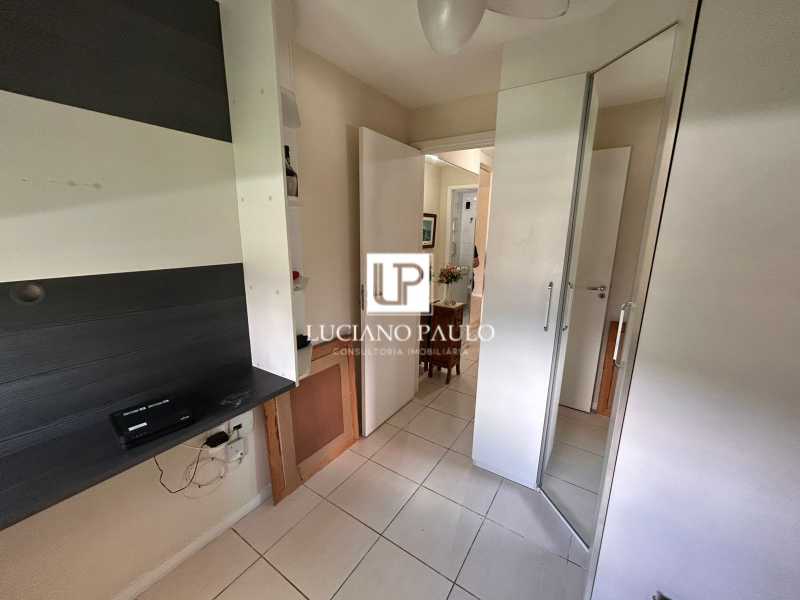 996e8b52-a19a-4115-b11c-6fecf7 - 24