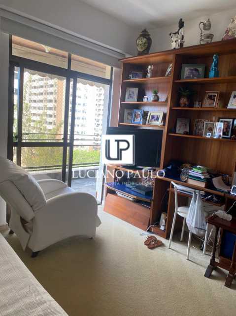 a5dd6f46-fd84-4803-88a5-8b5d60 - 5