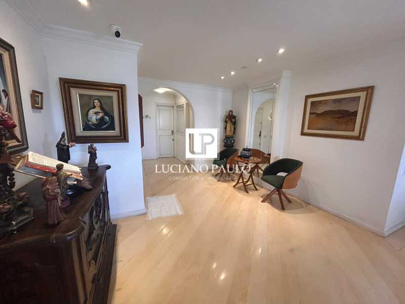 57ffa1e9-b4ea-4112-9587-0bb476 - 12