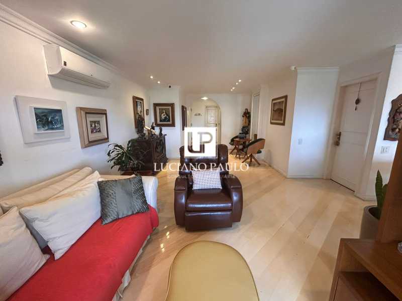 d341d358-392f-4590-ae5a-01261c - 18