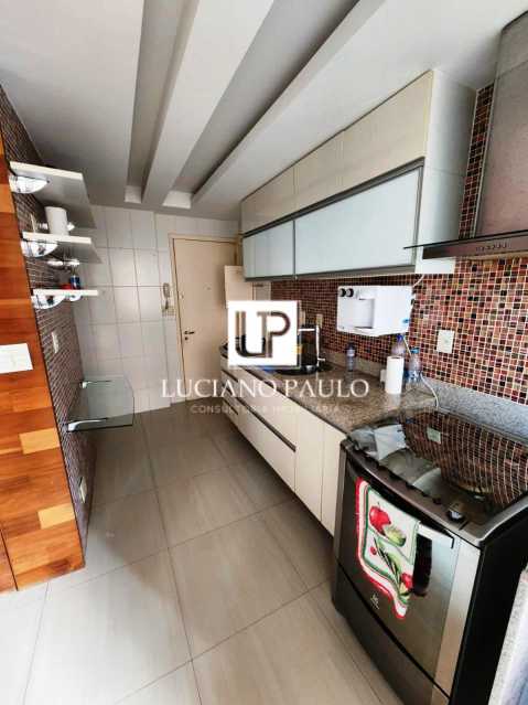 5e8332ed-a6b9-40f6-8238-c0e1ce - 27