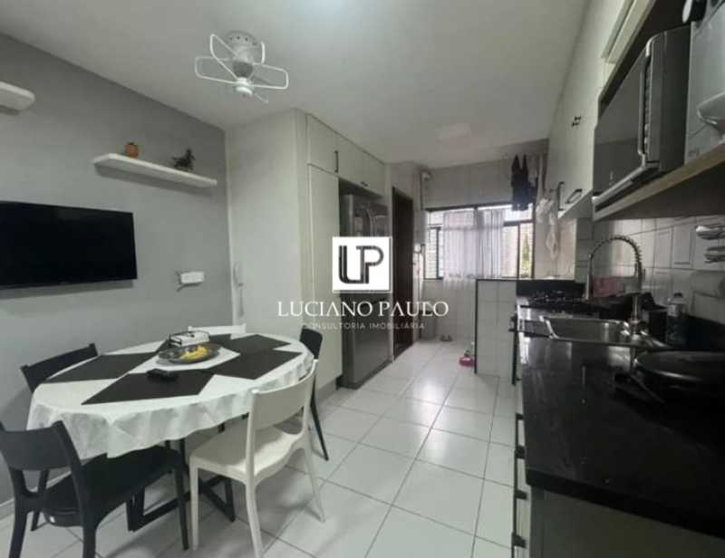 8f3d31b2-f34d-427f-b8a8-9a9e8c - 29