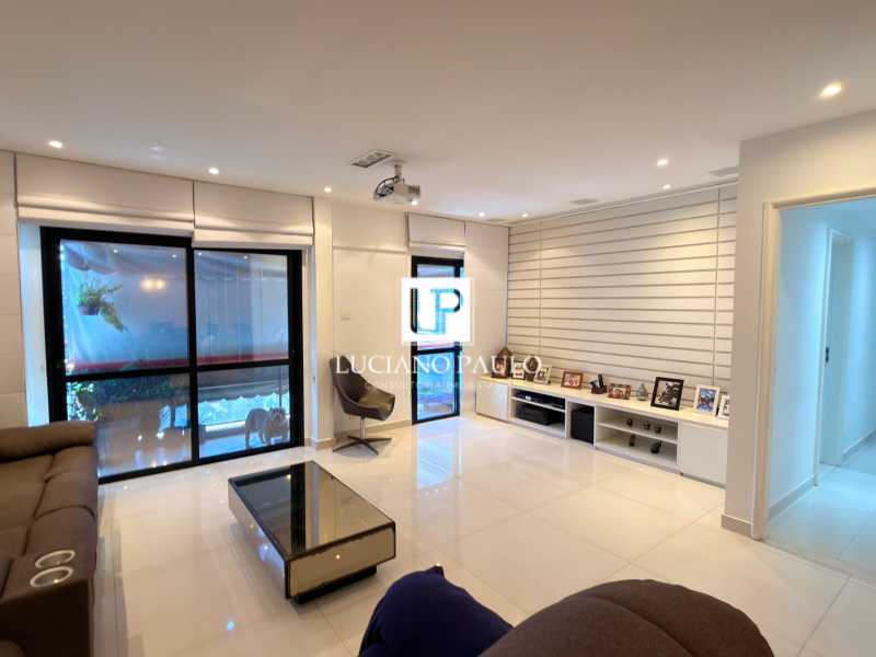 f8a0c7b1-7f53-40b4-abf6-e353c7 - 1