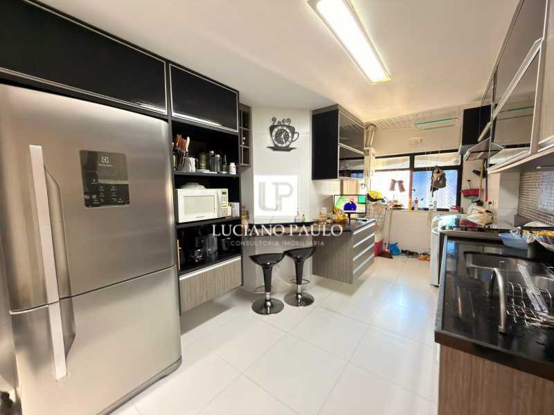 97d49223-628d-4d5f-bcdf-6ad3e7 - 27