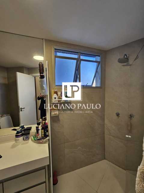 b8b21de6-692e-4749-a9d9-3a228d - 8