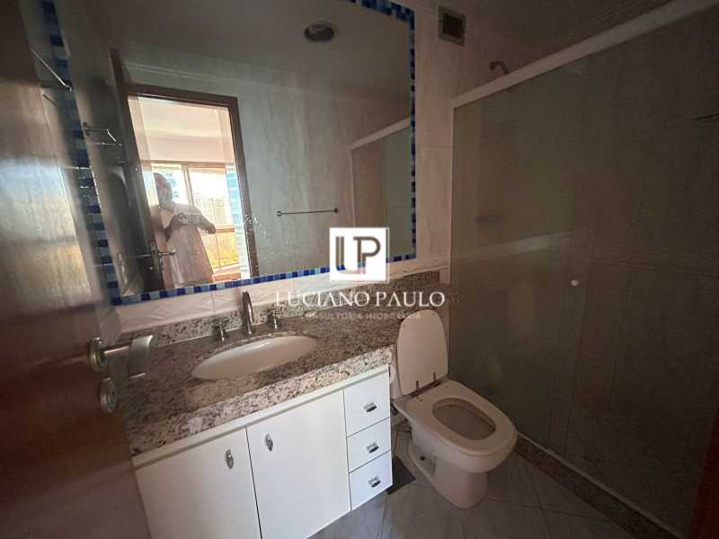 b53ed792-5edd-4e89-9c16-8a3ee1 - 24