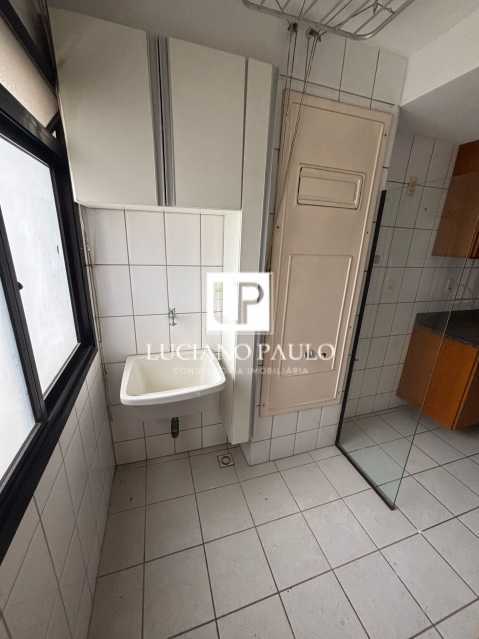 adaec6e9-3fb7-44e6-a7a2-8f4138 - 24